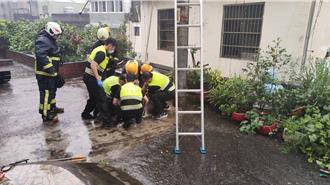 台电承揽商维修低压电杆 疑触电昏迷送医