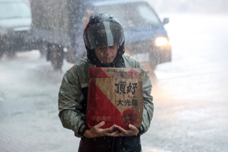 山區豪雨肆虐達標 屏東8原鄉8／2持續停班課