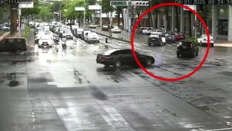 車禍移車忘打P檔！愛車「自動巡航」撞2車　女駕駛狂追車200公尺