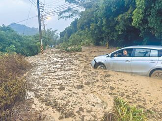 丹娜絲風災 政院8月中提復原條例 挨批太慢