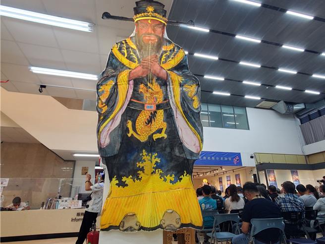 艺师侯顺政的风筝作品。（周丽兰摄）