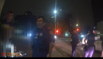 見警心虛跳車躲草叢 全都錄別想裝傻！拒酒測狂噴36萬