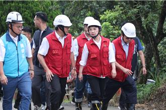 大雨致災！北屯、石岡邊坡滑落波及6戶 盧秀燕前往勘災