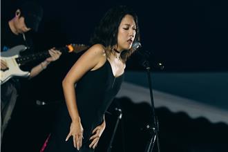 台語金曲歌后李竺芯返璞歸真　用歌聲與行動力挺小農