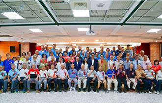 苗栗表揚模範父親 中醫偏鄉義診20年 孝子獨養9弟妹獲肯定