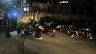 掛假車牌載妹吃肉粽露餡！警抄「喪屍煙彈」 少女抖到裹棉被