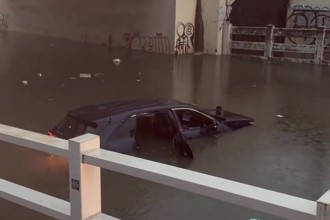台南暴雨釀災！四維地下道「滅頂驚魂」 4人急開窗逃命