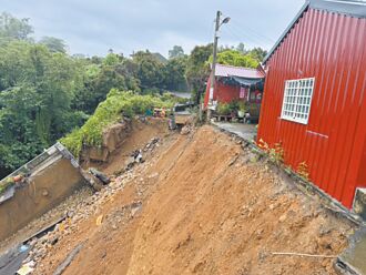豪雨狂下 彰化民宅崩塌10層樓高