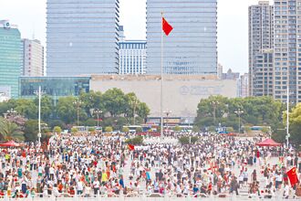 董軍：堅定政治建軍 加強備戰