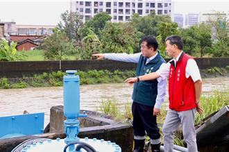 500年來最大3小時累積雨量！台南安定急增抽水機 積水現況曝