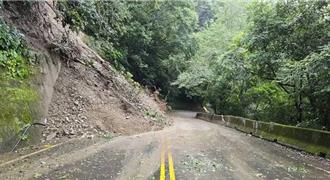 中橫土石崩落！德基段一度中斷搶通 中午12時通行班次暫停