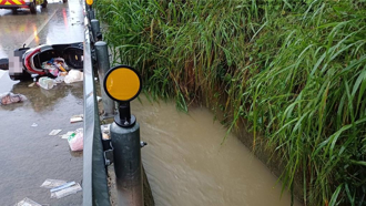 旗山女騎士自撞後離奇失蹤 高屏溪出海口今漂全裸浮屍 