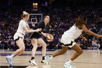 WNBA》觀眾擲「假陽具」遭逮！女將怒轟：這不好笑