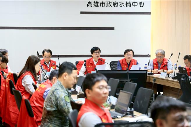 受到西南氣流影響，高雄地區連日降下豪雨，導致山區災情不斷，市長陳其邁3日特別向行政院長卓榮泰說明高雄市最新災情、應變進度及後續協助需求。（高市府水利局提供／洪浩軒高雄傳真）