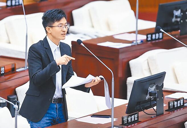 新党台北市议员侯汉廷指出，因国际金价大涨，接受民眾以黄金作为动产质借的台北市动产质借处，2024年的年度净利增加了1176万，市府应将这笔意外之财用于降低利息或提供利息补贴。（本报资料照片）