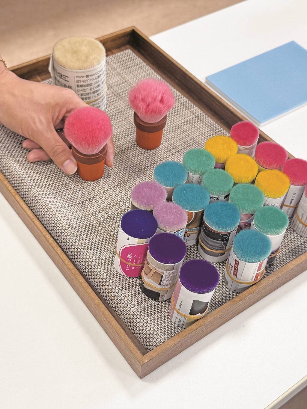 熊野町出產品質極佳的化妝刷、書畫筆等用品。(旅報傳媒 提供)