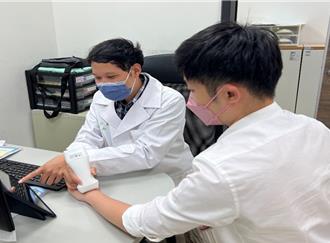 手腕长肿块竟是腱鞘囊肿 医曝3类人最易中镖