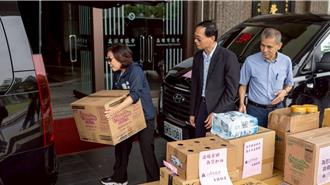 高雄山區豪雨成災 議長康裕成急送奶粉、尿布救急