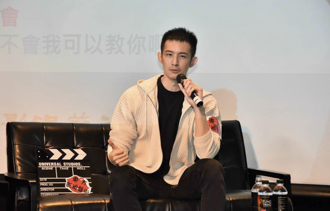 最強豬隊友！八炯納粹風暴 青鳥男神波特王護航一句話被嗆翻