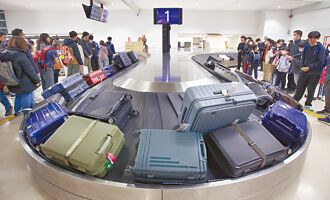 行李箱回收難 環團籲徵處理費