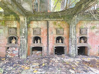 台北 龍口町塵芥燒却場 圍籬倒塌環境雜亂