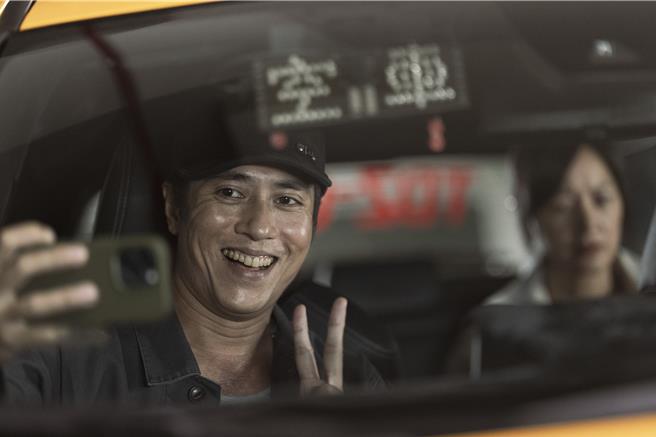 《零日攻擊》首播掀起討論潮，左為莊凱勛。（牽猴子提供）