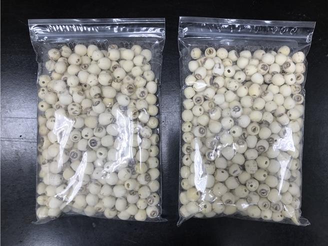 在台东县某流动摊商抽验到一批莲子，检出总黄麴毒素超标，来源业者是高雄市的甄德生药科技有限公司。（食药署提供）