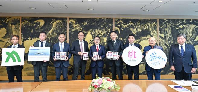 桃園市長張善政率團訪問日本，今前往香川縣廳，拜會香川縣知事池田豐人與香川縣議會議長谷久浩一。(桃市府提供)