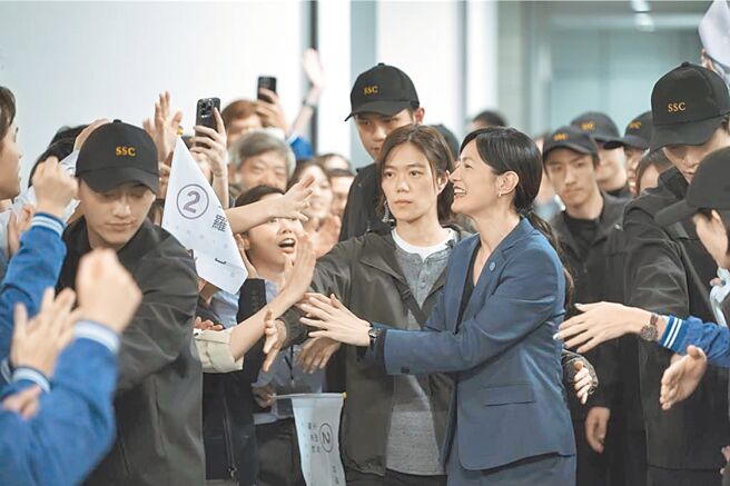 《零日攻擊》一開場就設定總統大選投開票所發生小規模爆炸，應處危機，法律早有規範可依，電視劇把全國觀眾當成了法盲。（圖／牽猴子提供）