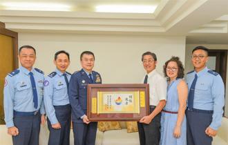 弘揚父儀立典範 致敬椿庭耀軍旅