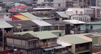 老公寓頂加月租2.5萬 作家嘆：年輕人難以爬出黑洞