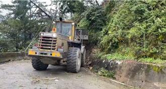 中横梨山段坍方断交通 预计下午抢通 便道加开放行班次