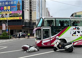 高雄女騎士闖紅燈直直衝 遊覽車左轉急煞仍撞上