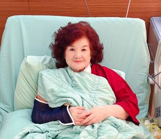 獨家》電影大咖女星驚傳自撞意外！車頭半毀、右肩骨折急動刀 