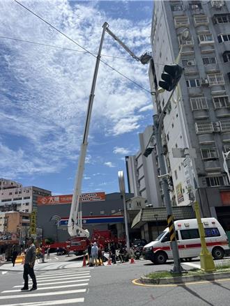 花蓮市大樓火警9樓狂冒濃煙     1人無生命跡象3人送醫