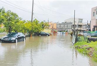 大雨受災車主注意 定檢、汽燃費繳納可延至明年1月底