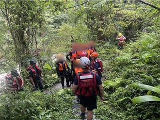 溯溪遇溪水暴漲  消防馳援17名師生平安