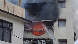 快訊》基隆民宅大火！鄰居驚呼「聽到爆炸聲」 1人困陽台亡