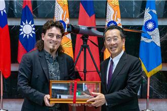 接见Anduril创办人 顾立雄：持续筹获监侦型及攻击型无人机