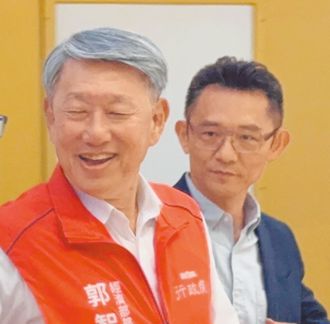 綠媒喪事喜辦 竟拜「南無關稅音菩薩」 名嘴：賴只剩這些人