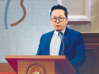 文總旗幟鮮明 反文革變搞文革