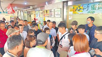 湧蓮寺前禁設攤 新北市府強撤惹議