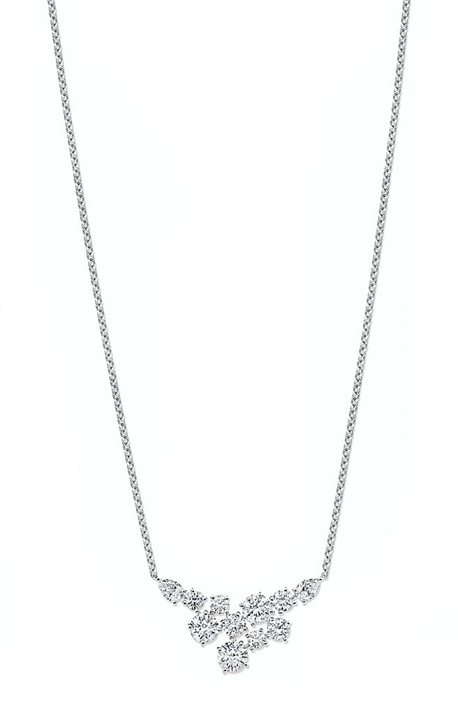 海瑞温斯顿绚漪锦簇Sparkling Cluster系列钻石项炼。（Harry Winston提供）