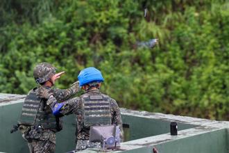 【三軍九校院聯合入伍訓練】手榴彈實彈投擲 入伍生練膽練戰技