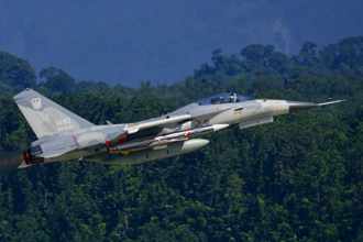 「空射雄三飛彈」發射了！經國號戰機上午首度東部外海成功射擊