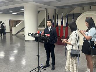 遭控力挺扮裝納粹青年  羅智強喊告 苗博雅回嗆