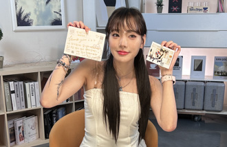 海莉被點唱中文歌害羞到不行   喊李雅英「Homie」私下相處曝光