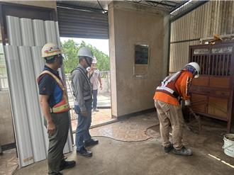 丹娜絲颱風重創南台灣 鐵道局動員修繕白河災損房屋