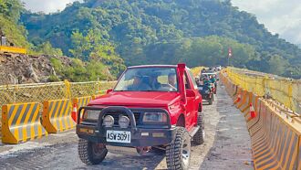 豪雨路段搶修中 高雄桃源區7日停班停課 