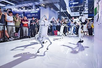 中AI加速 大模型用戶破31億